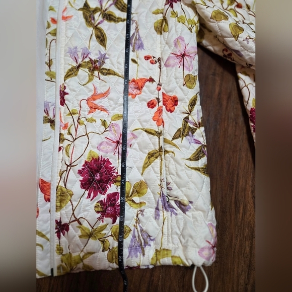 Lands End White & Floral Light Quilted Small Insulated Jacket - Picture 12 of 16